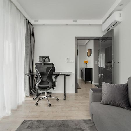 Luksusowy Apartament Z 3 Sypialniami, Klimatyzacja, Parkingiem I Biurkiem We Wroclawiu By Renters Prestige מראה חיצוני תמונה