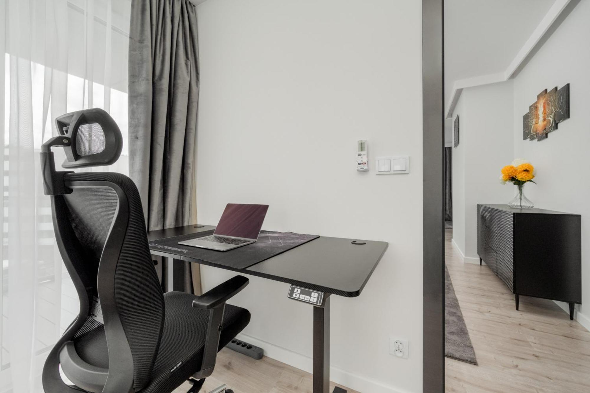 Luksusowy Apartament Z 3 Sypialniami, Klimatyzacja, Parkingiem I Biurkiem We Wroclawiu By Renters Prestige מראה חיצוני תמונה