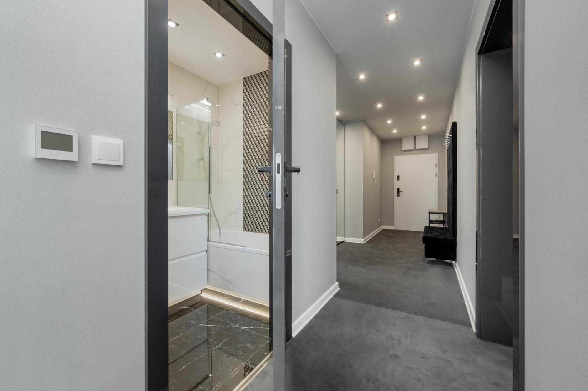Luksusowy Apartament Z 3 Sypialniami, Klimatyzacja, Parkingiem I Biurkiem We Wroclawiu By Renters Prestige מראה חיצוני תמונה
