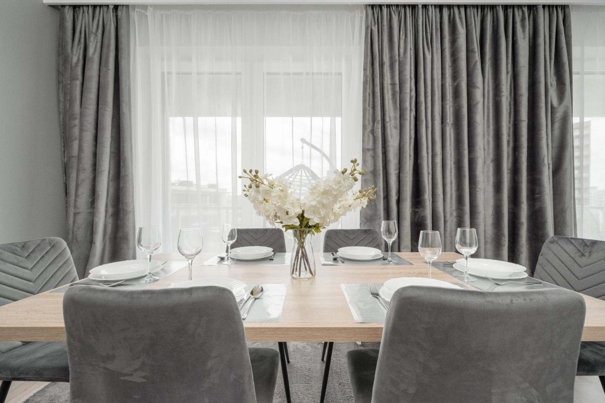 Luksusowy Apartament Z 3 Sypialniami, Klimatyzacja, Parkingiem I Biurkiem We Wroclawiu By Renters Prestige מראה חיצוני תמונה